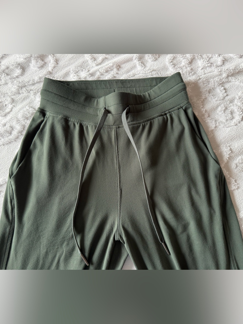 Lululemon Ready to Rulu Joggers sz 4 - Picture 4 of 5